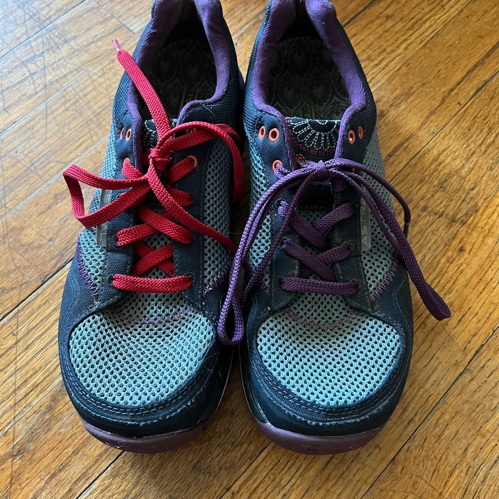 Women’s 9.5 Astral TR1 Junction